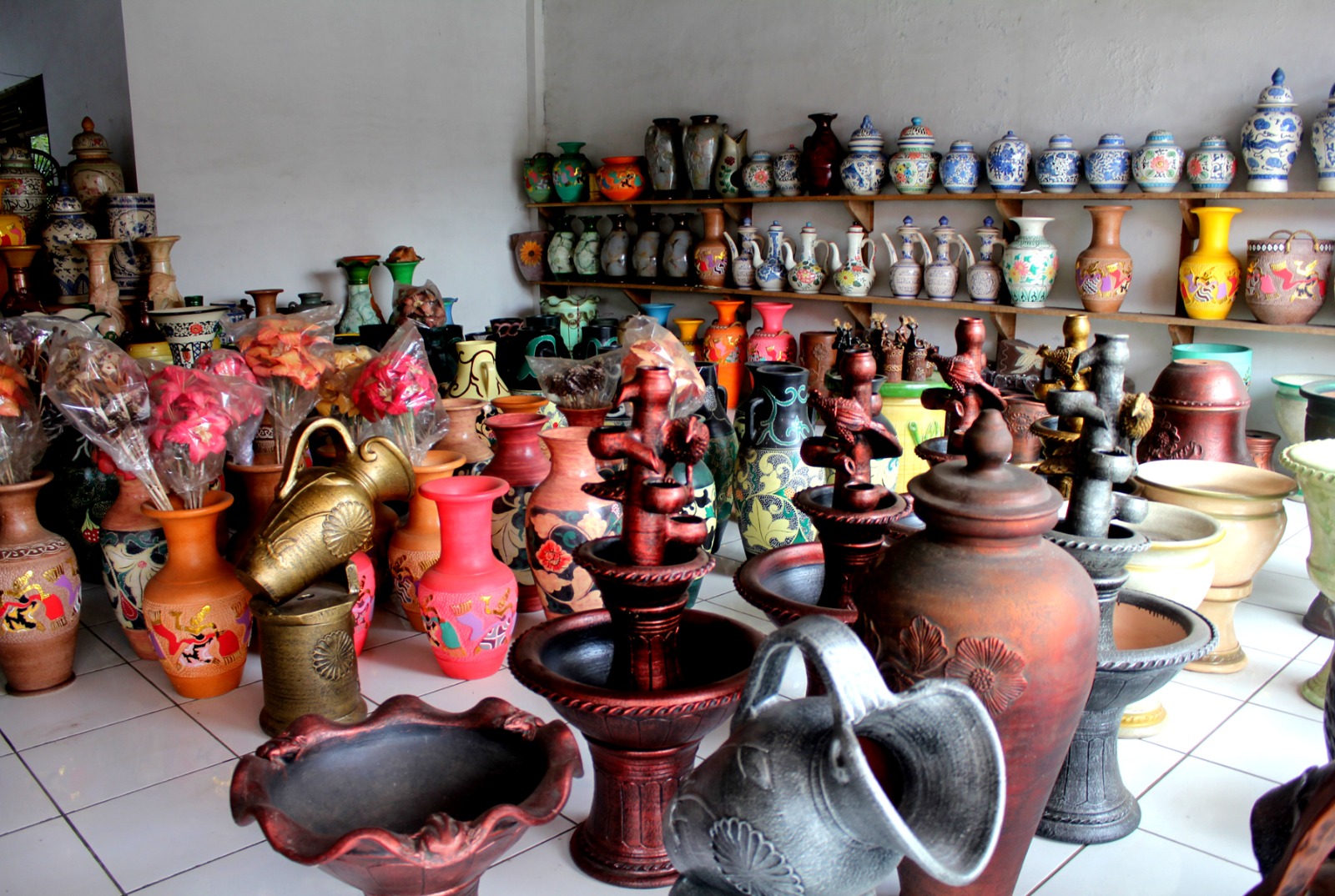 Purwakarta Ekspor Ribuan Keramik Plered Ke Amerika Serikat Dan Eropa